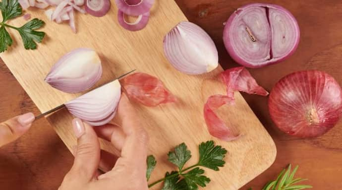 How to cut onions without tears