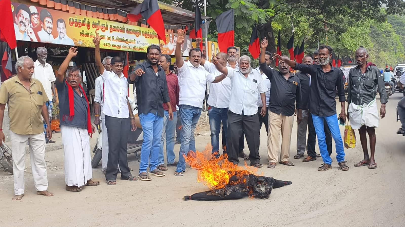 Protests across Tamil Nadu on behalf of DMK condemning Governor Ravi KAK