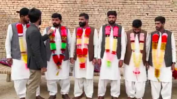 In Pakistan 6 brothers marry 6 sisters  year to plan the wedding san