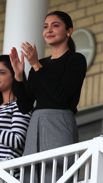 Whom was Anushka dating before Kohli?