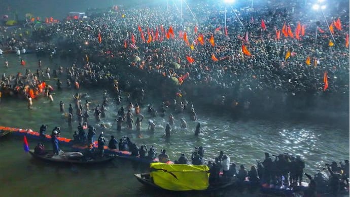 Prayagraj Mahakumbh 2025 makar sankranti amrit sanan pictures of Naga Sadhu Baba