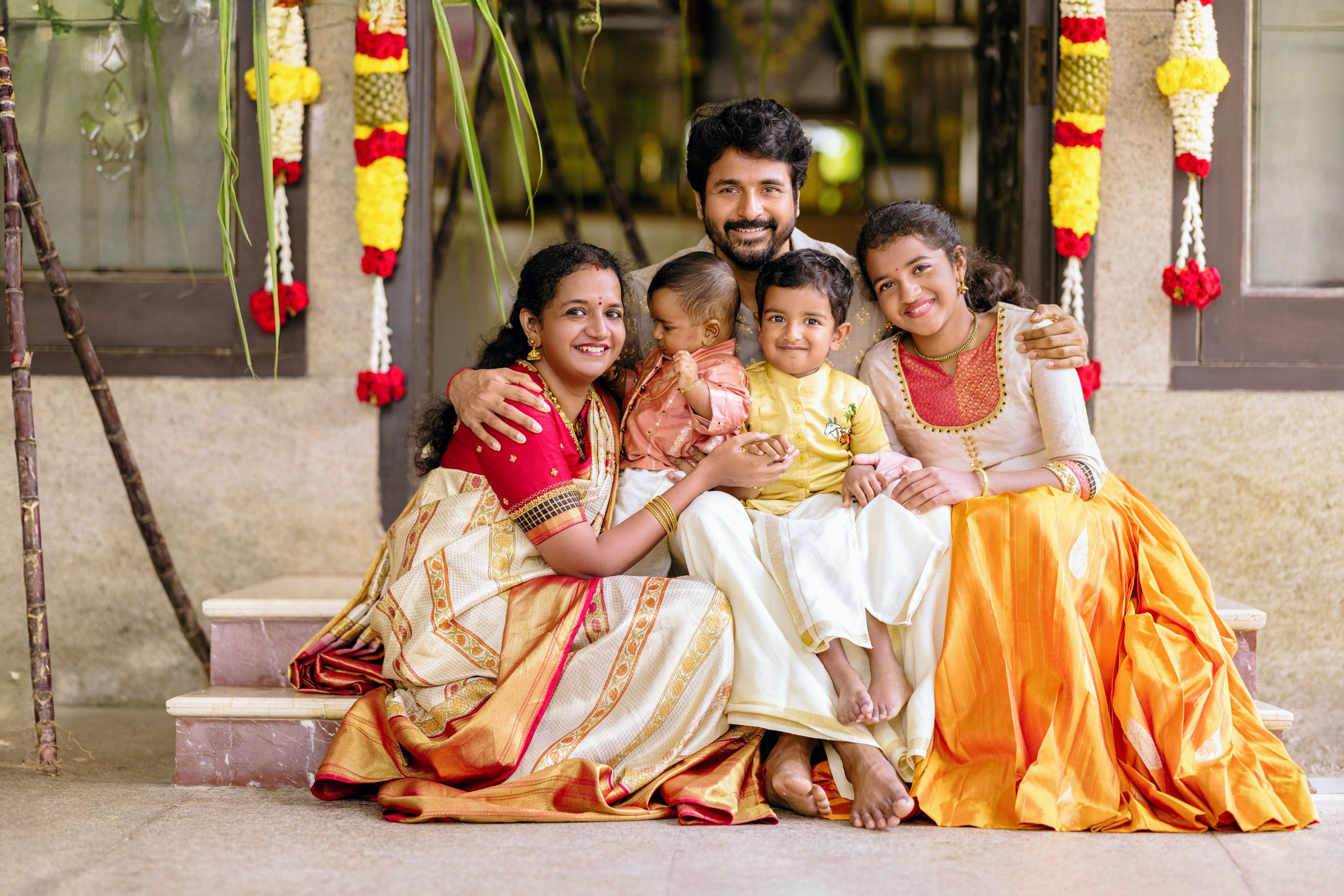 Amaran Star Sivakarthikeyan shared a Family Photo and Wished Pongal 2025 Festival Today rsk