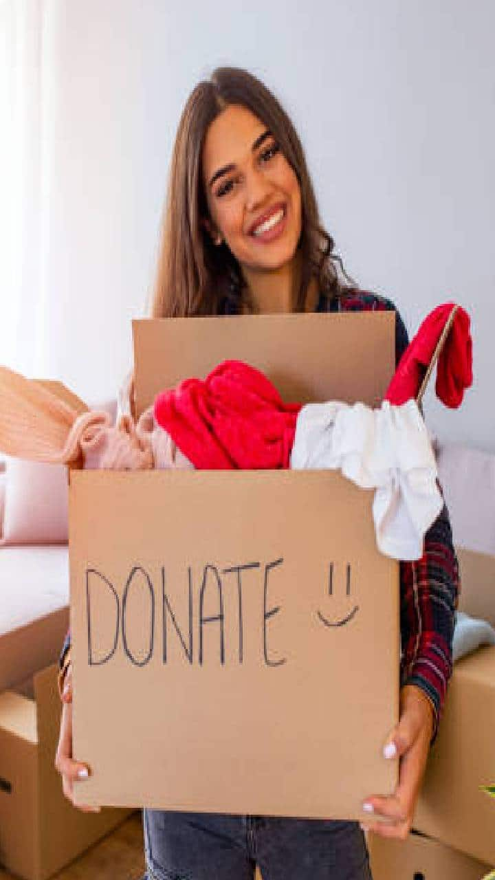 Vastu Tips for Donating Old Clothes Properly ram 