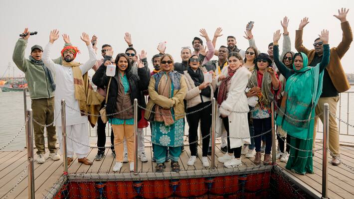 International-delegates-take-a-dip-at-Triveni-Sangam-at-prayagraj-mahakumbh-2025