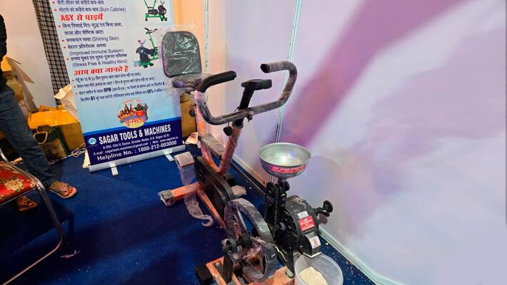 Ghaziabad engineering company Innovative flour mill at mahakumbh 2025