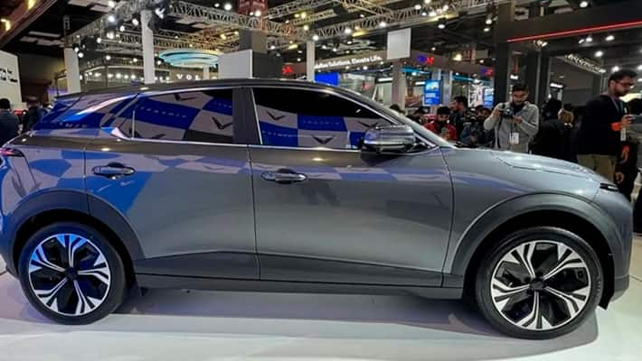 Vinfast VF6 and VF7 Electric SUVs Debut at Auto Expo 2025 vel