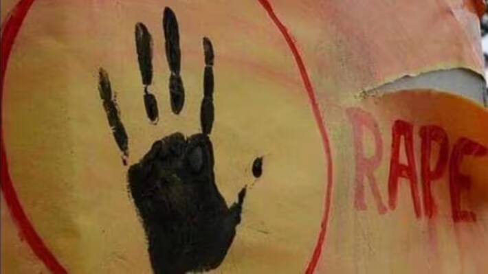 UP Banda crime news young man raped 3 year old girl with the help of female neighbor friend