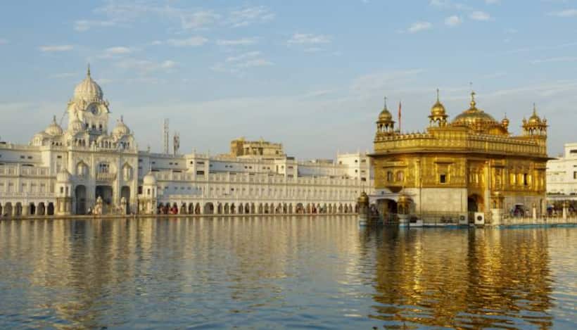 Chaos at Golden Temple: Five injured as attacker storms Shri Guru Ramdas Sarai with iron rod (WATCH)