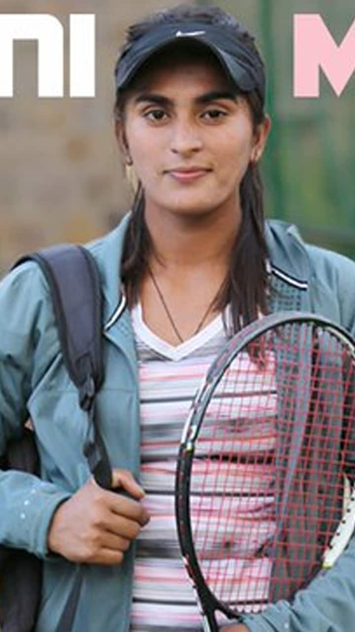 himani-mor-tennis-player-neeraj-chopra-wife