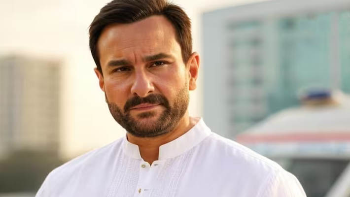Saif Ali Khan Discharged: सैफ अली खान लीलावती अस्पताल से हुए डिस्चार्ज.... 2 सैफ अली खान 6 दिन बाद अस्पताल से डिस्चार्ज, डॉक्टरों ने दी एक सलाह - saif ali khan discharged from hospital after 6 days doctors advise rest - Asianet News Hindi