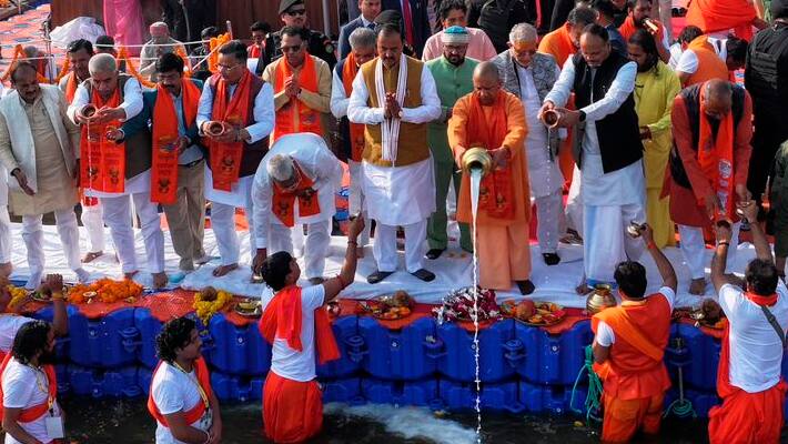 Yogi Adityanath cabinet meeting at prayagraj mahakumbh 2025 know the decisions taken