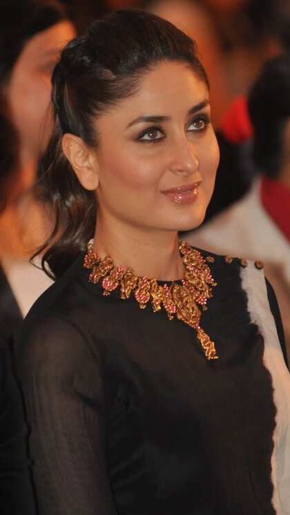 2. Red Metallic Necklace