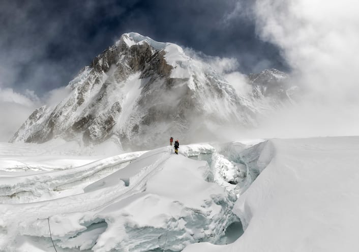 Nepal bans 'solo-expeditions' for trekkers on mountains above 8000 metres, including Mount Everest vkp