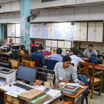 Andhra Pradesh: ఆంధ్రప్రదేశ్‌  ప్రభుత్వ ఉద్యోగులకు బంపరాఫర్.. ఇక అన్నీ ఉచితంగానే..!
