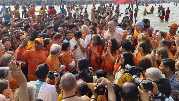  Prayagraj Mahakumbh 2025 bageshwar dham baba dhirendra shastri mahakumbh sangam dubki