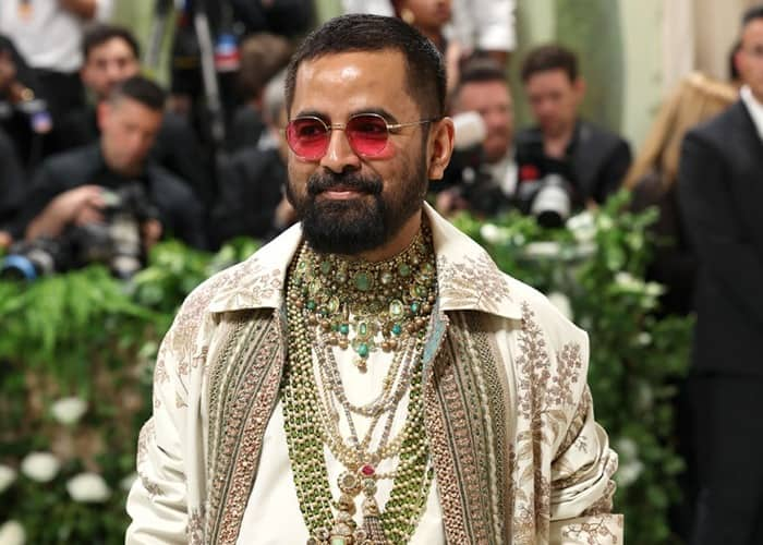 Meet man who once worked as a waiter washed dishes now  most famous fashion designer Sabyasachi