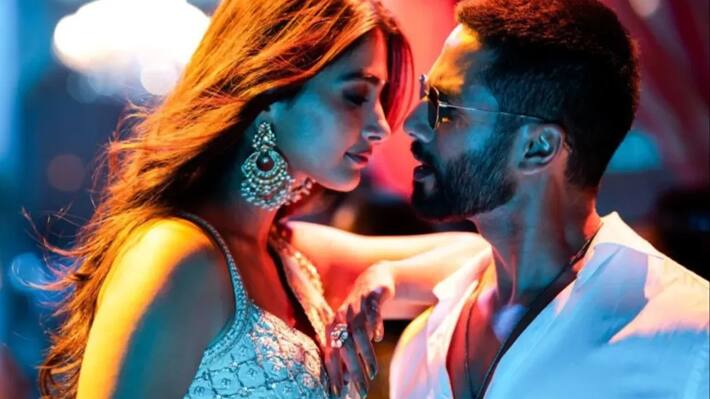 Deva Kiss Scene