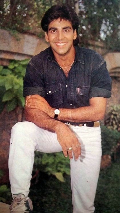 2. 'మైଁ ఖిలాడి తు అనాడి'