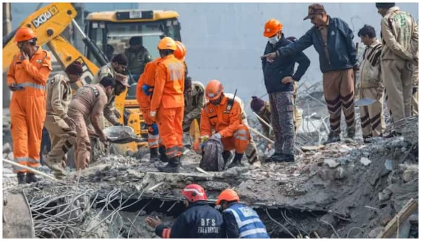 Delhi building collapse