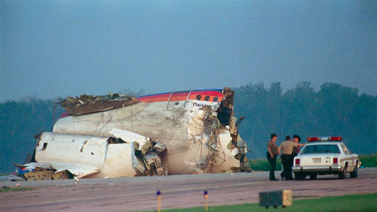 Major US plane crashes Eight aviation disasters that rocked America in