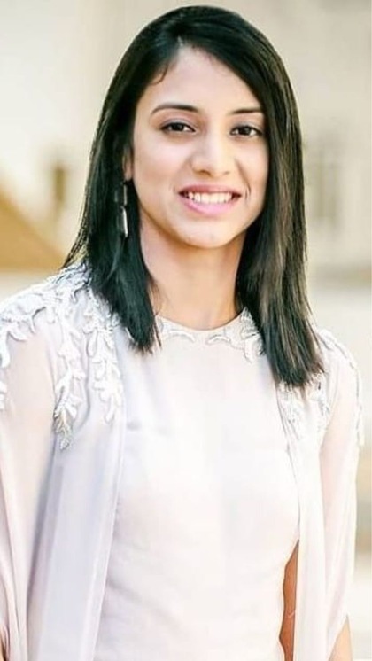 <p>భారతీయ మహిళా క్రికెటర్ స్మృతి మంధాన తన అందం, స్టైల్‌కి ప్రసిద్ధి. ఆమె క్రికెట్‌లో స్టైలిష్ ప్లేయర్.</p>
