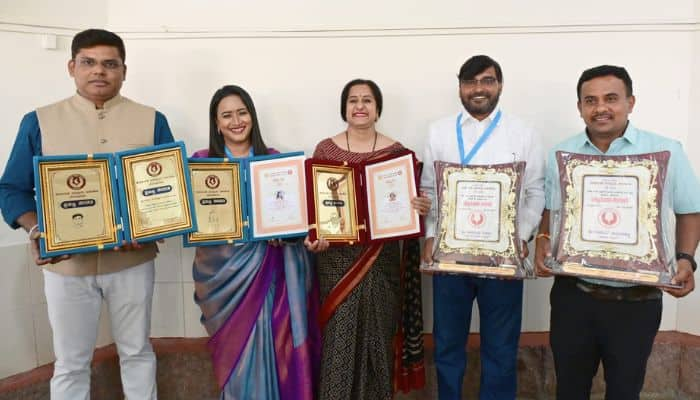 Karnataka Media Academy awards to five journalists from Suvarna News and Kannadaprabha sat