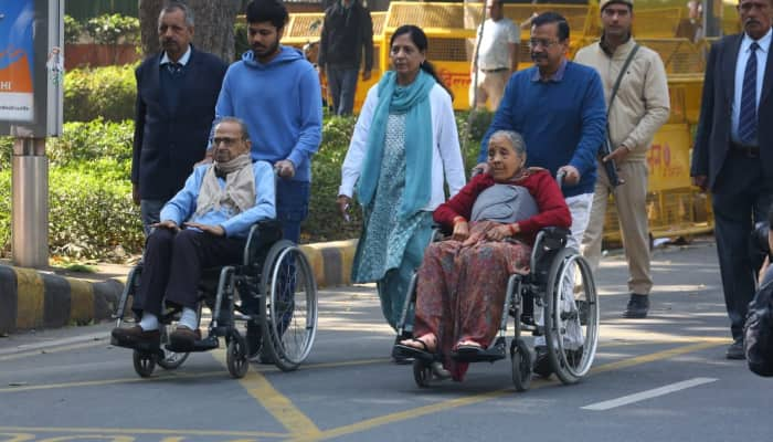 Delhi Polls: AAP Chief Arvind Kejriwal casts vote along with his family, urges voters to choose development dmn