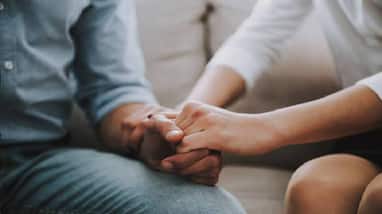 Mother elope with boyfriend leaves 9 year old son alone at home France Mother elope with boyfriend leaves 9 year old son alone at home France