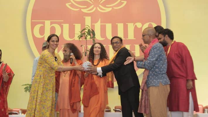 Mahakumbh mela 2025 Saina Nehwal takes holly dip at Triveni sangam 