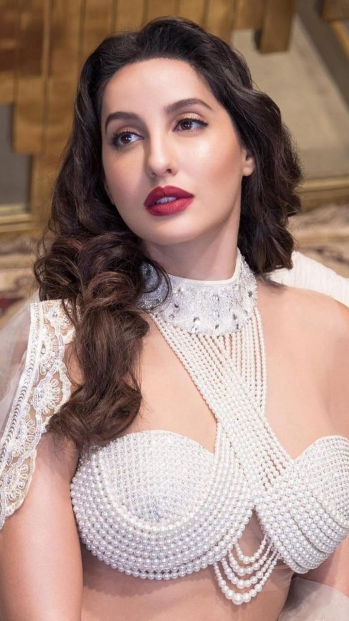 nora fathei looking sexy 