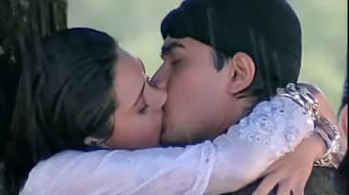 Raja hindustani movie Made in 1996 shoot 47 retake for kissing scene became a blockbuster Raja hindustani movie Made in 1996 shoot 47 retake for kissing scene became a blockbuster