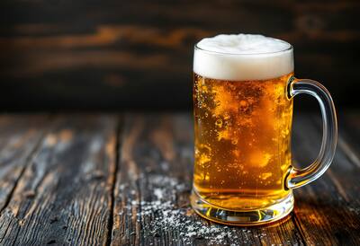 Beer production : ఫ్రీగా వచ్చే దొడ్డుబియ్యంతో రూ.200 కూల్ బీర్ రెడీ...