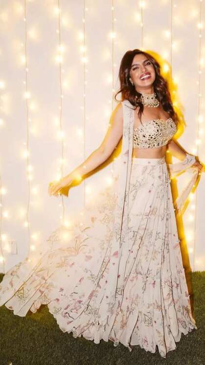 (PHOTOS) Priyanka Chopra inspired lehenga for your wedding looks