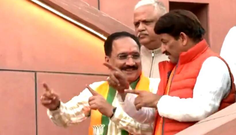 BJP sweeps Delhi: Virendra Sachdeva, Manoj Tiwari, Bansuri Swaraj & more dance at party HQ; WATCH viral video