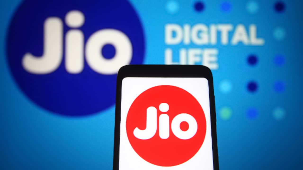 Jio users rejoice! FREE cloud storage now included with recharge plans; Check details