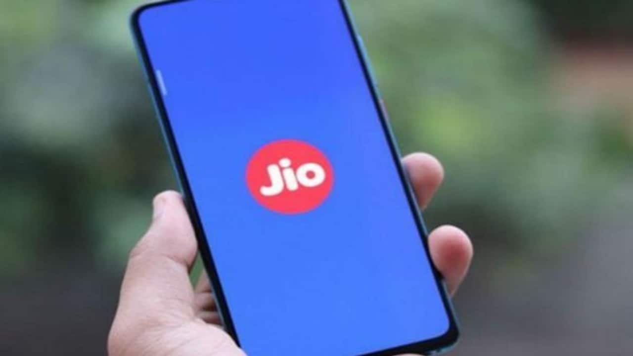 Jio's Rs 1,049 plan: FREE Hotstar, Zee5 and SonyLiv access for 90 days at just Rs 12 per day!