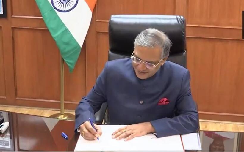 Gyanesh Kumar takes charge as Chief Election Commissioner, says 'voting first step for nation building' |WATCH