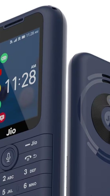 <h3 data-pm-slice="1 1 []">JioBharat K1 Karbon 4G अब सिर्फ <strong>₹699</strong> में मिल रहा है। हालांकि, <strong>ब्लैक और रेड वेरिएंट की कीमत ₹939</strong> है। इसे Amazon और JioMart दोनों से खरीदा जा सकता है।</h3>
