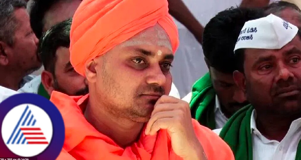 Gavisiddheshwar Sri s opposition to setting up a factory in Koppal; Tears during the protest rav