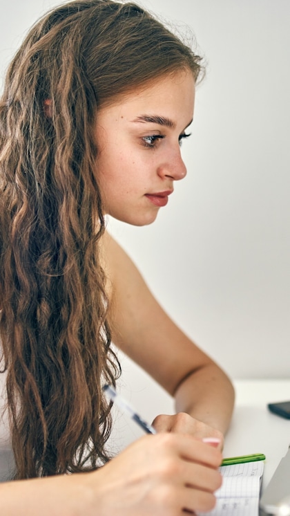 Career Guide: How to become a graphic designer in India after 12th