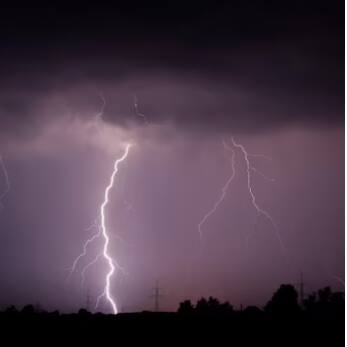 Weather Updates : ఎండాకాలంలో వానలు, వానాకాలంలో ఎండలు : తెలుగు రాష్ట్రాల్లో వింత వాతావరణం