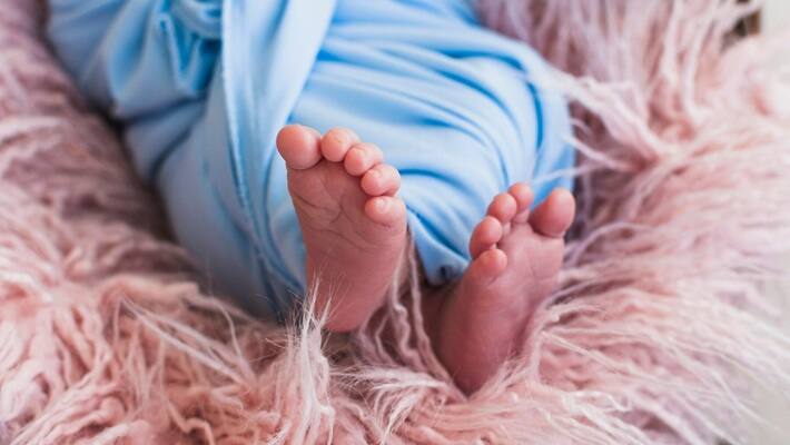 baby girl feet