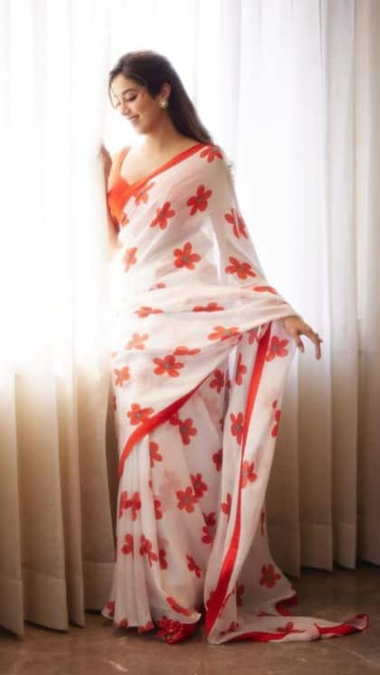 <p>జాన్వీ కపూర్ ఇటీవలి ఇంటర్వ్యూలో ఋతుక్రమం గురించి మాట్లాడారు.</p>

