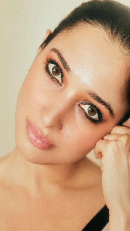 Kajal-Filled Eyes and Subtle Makeup