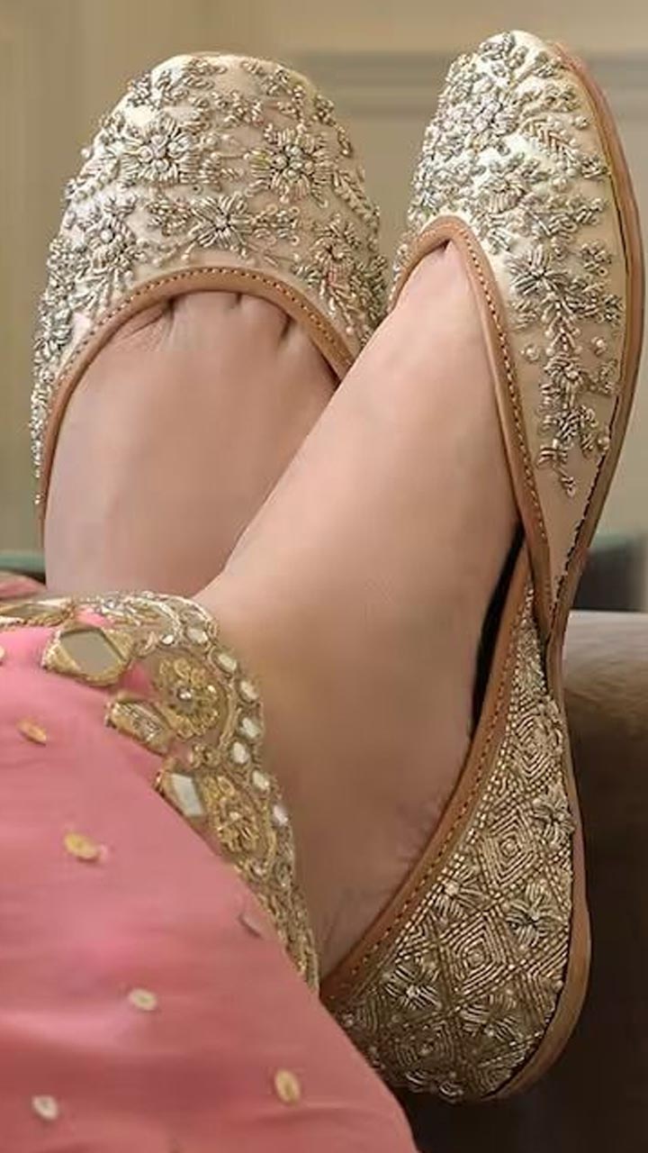 Traditional shoes that make your feet look very stylish