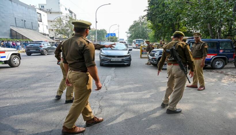 UP constable blames wife's 'blood drinking' dreams for tardiness in hilarious reply to disciplinary notice