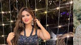 kumar-vishwas-daughter-Agrata-Sharmma-lehenga-looks