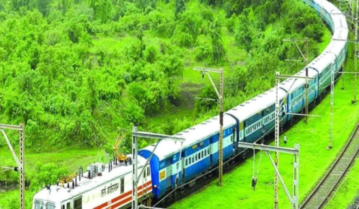  India's Longest Train Vivek Express Journey Across 9 States gow