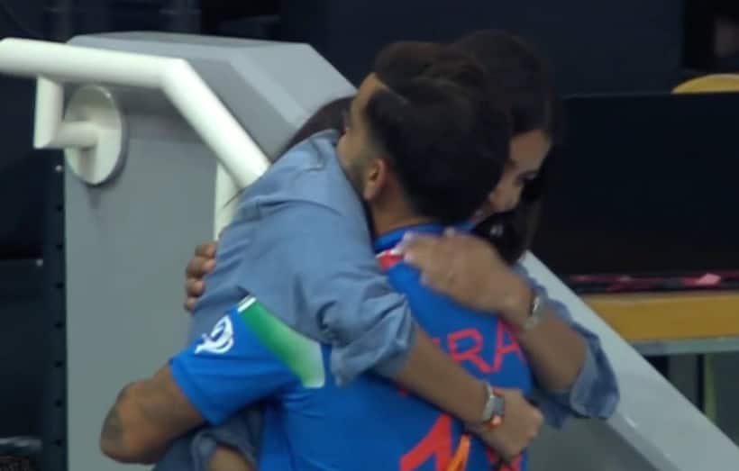 champions trophy: అపరూపమైన క్షణం.. సంతోషంతో అనుష్కను హగ్‌ చేసుకున్న కోహ్లీ. వైరల్‌ అవుతోన్న వీడియో. 
