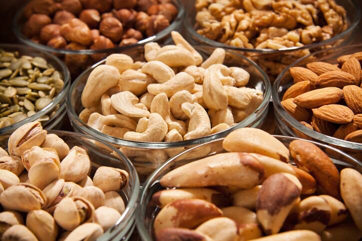 Dry fruits : ఈ డ్రైఫ్రూట్స్‌ని నానబెట్టి తింటే.. దిమ్మతిరిగే లాభాలు..